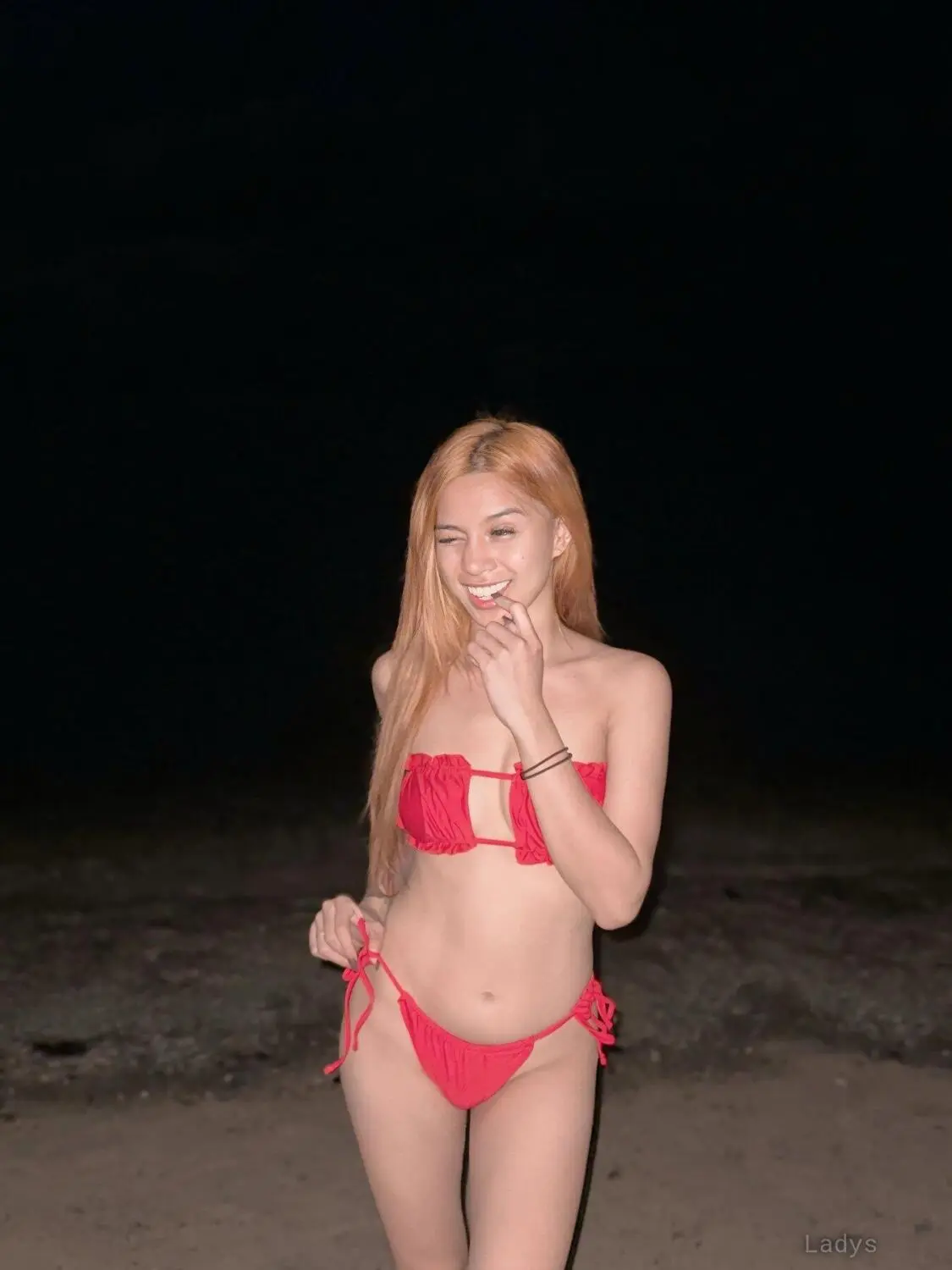 Sheena, 23 years beautiful nude Manila escorts girl, height 150 sm, Weight  kg