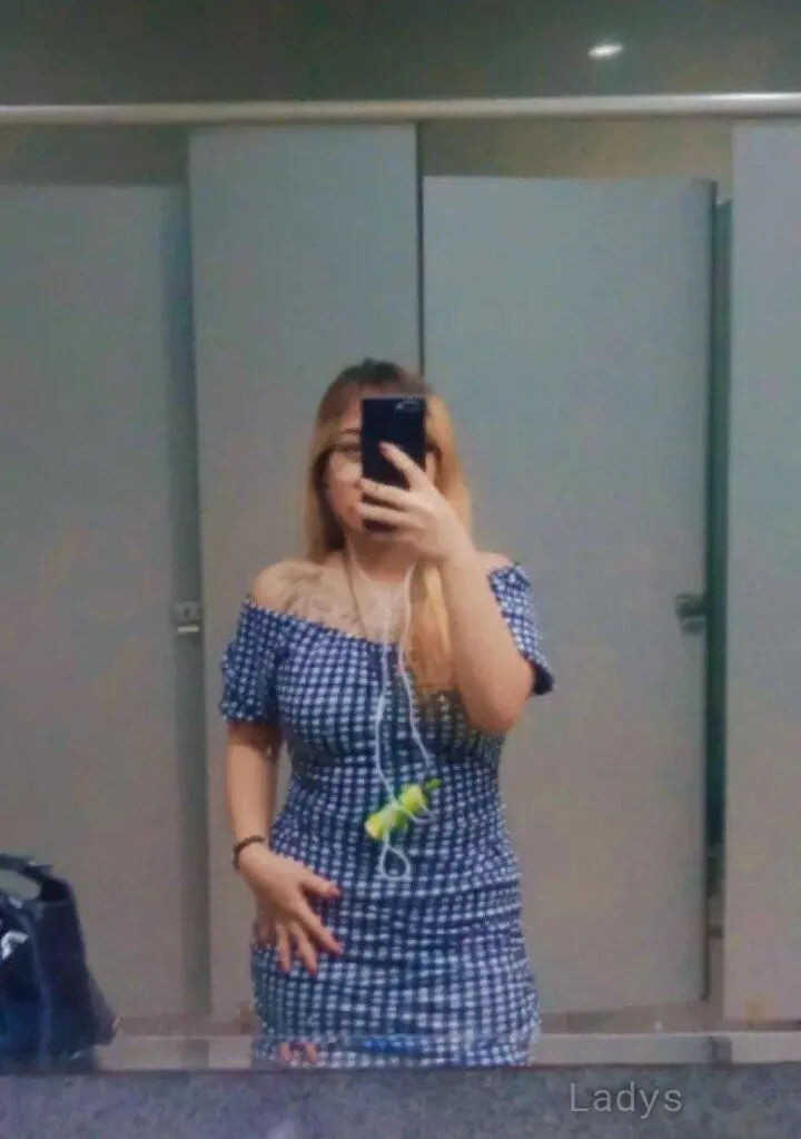 Shiela, 24 years beautiful nude Manila escorts girl, height 149 sm, Weight  kg