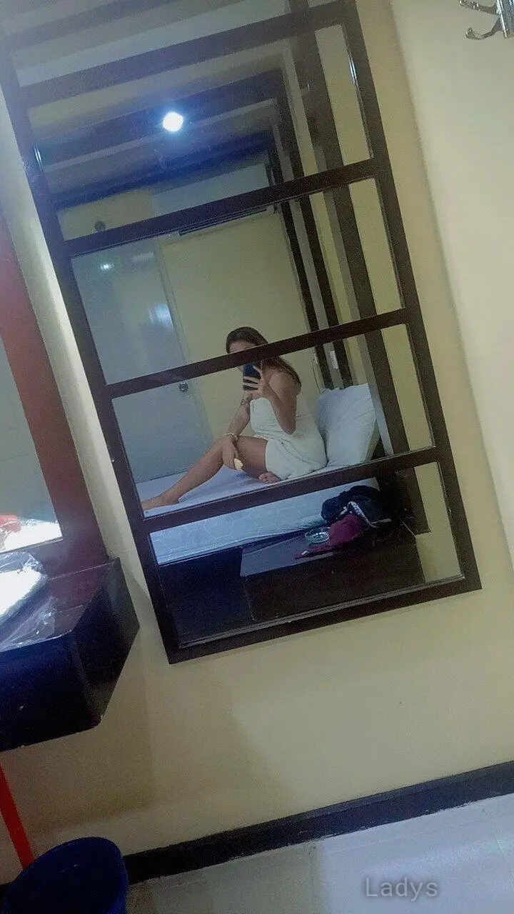 Tiffany, 23 years beautiful nude Manila escorts girl, height 157 sm, Weight kg