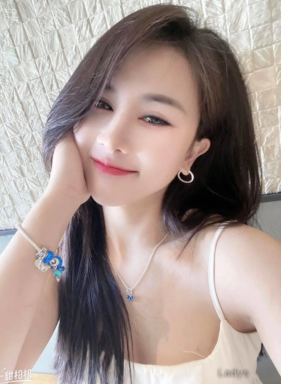 Xiaofang, 22 years beautiful nude Manila escorts girl, height 163 sm, Weight kg