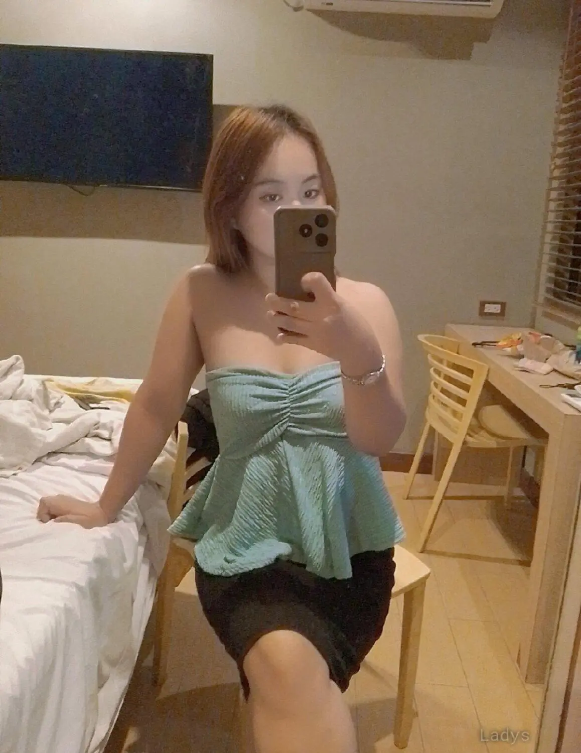 Yas, 26 years beautiful nude Manila escorts girl, height 157 sm, Weight  kg