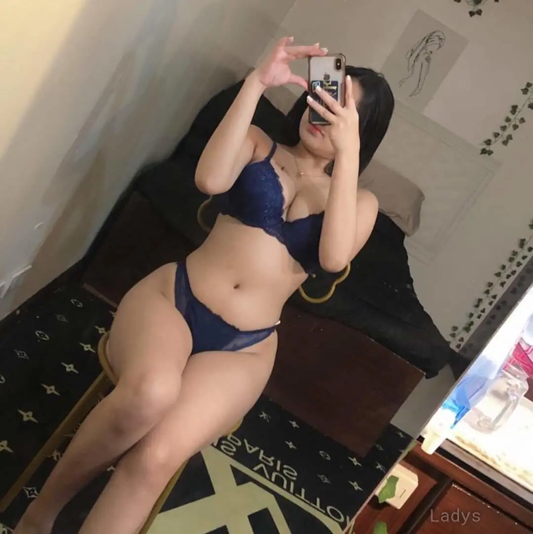 Yashmira, 24 years beautiful nude Manila escorts girl, height 160 sm, Weight  kg