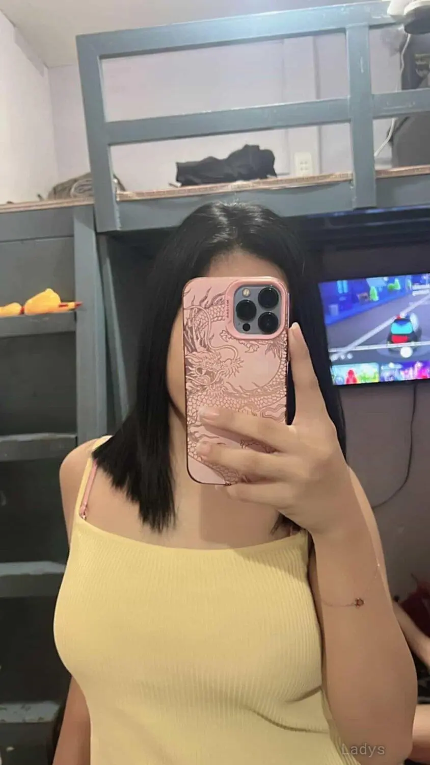 Zoe, 20 years beautiful nude Manila escorts girl, height 162 sm, Weight  kg