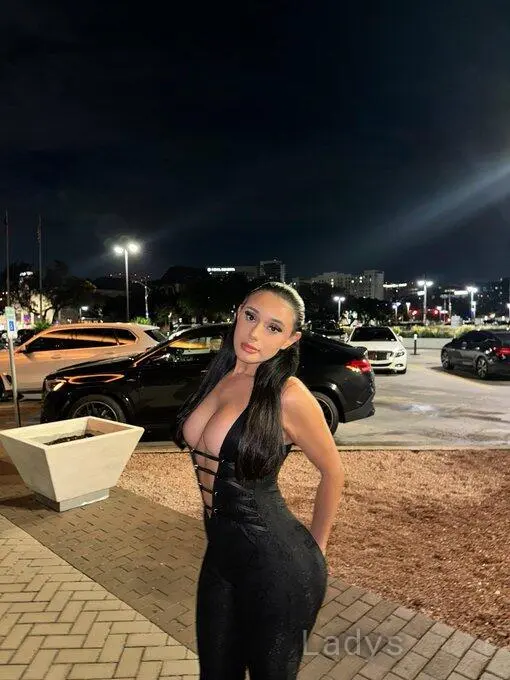 Yasmine, 26 years beautiful nude Mante la Jolie escorts girl, height 160 sm, Weight 52 kg