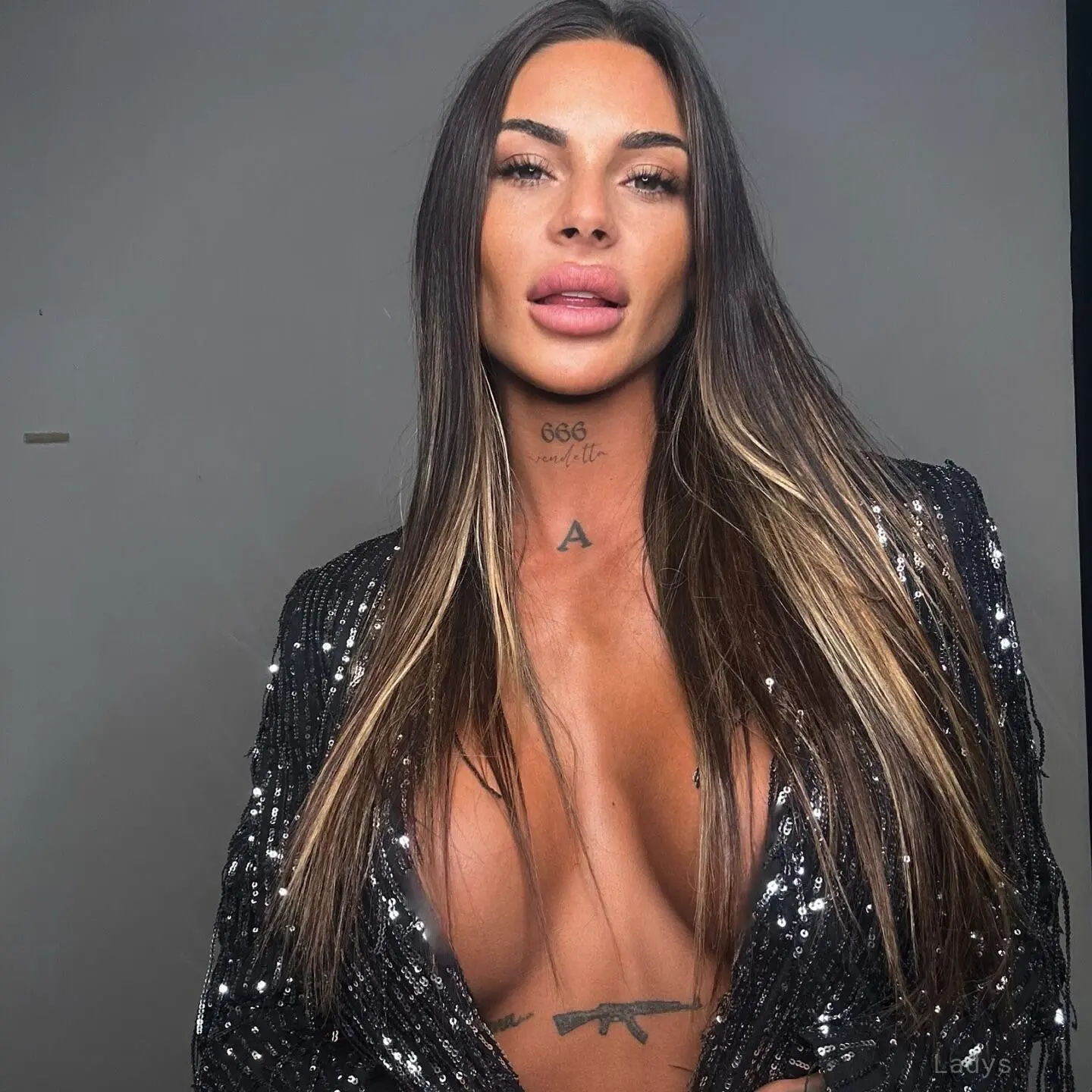 Alba Casillas, 25 years beautiful nude Marbella escorts girl, height 169 sm, Weight 57 kg