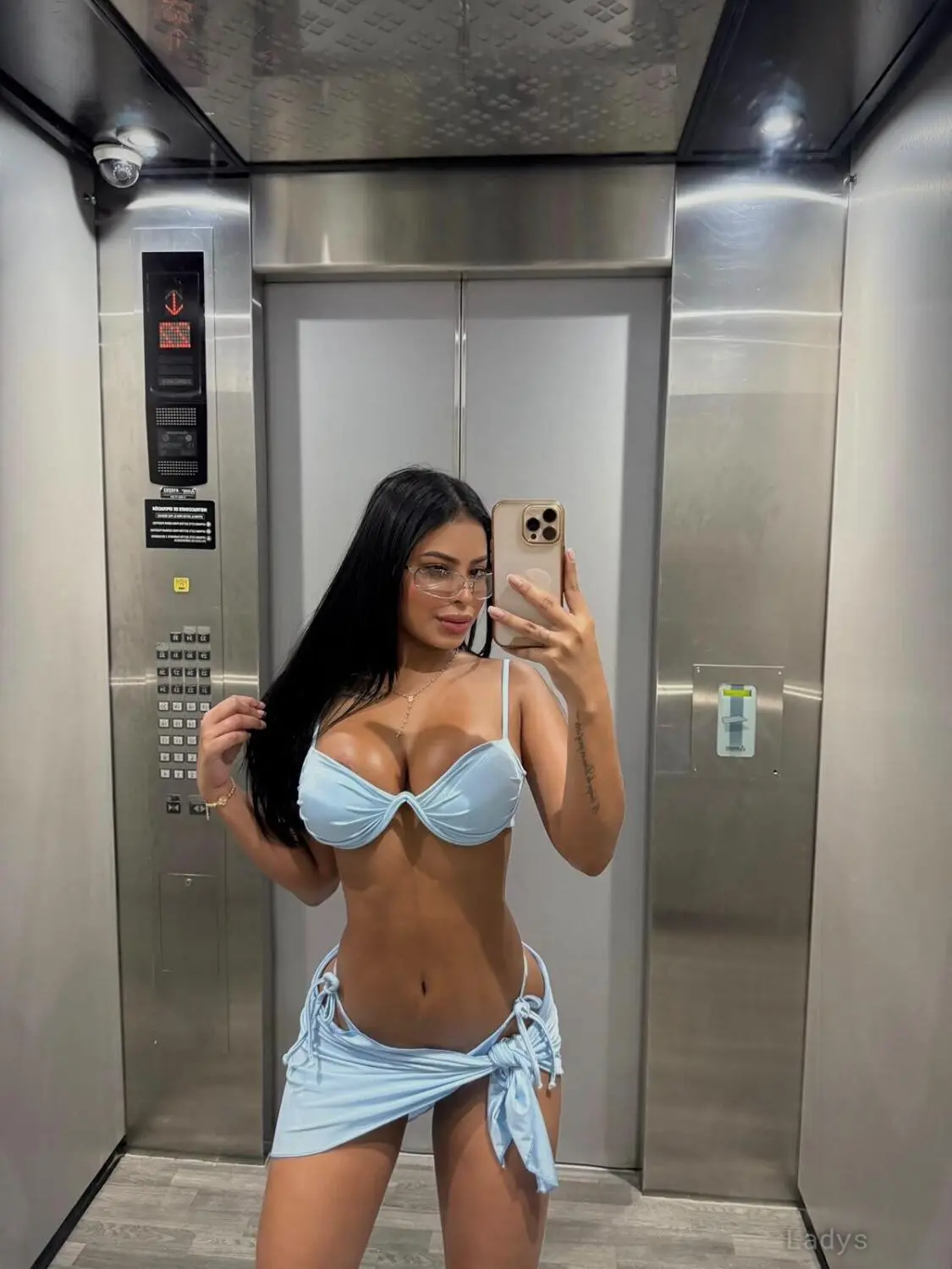 Perla, 22 years beautiful nude Marbella escorts girl, height 167 sm, Weight 70 kg