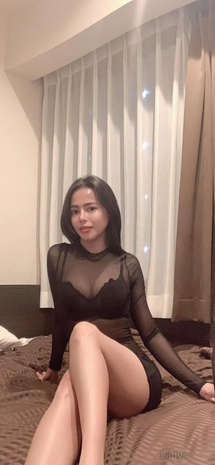 Jasmine, 25 years old Marrakech escort girl with big tits, height 150 sm, Weight kg