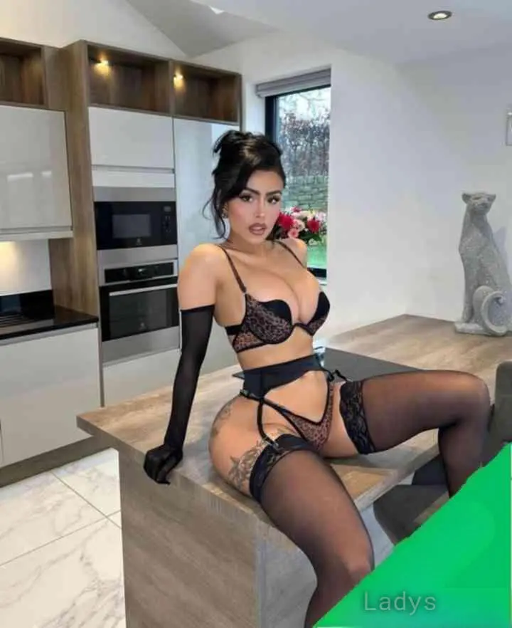 Chloe, 28 years beautiful nude Marrakech escorts girl, height 167 sm, Weight 62 kg