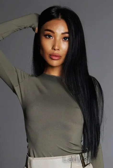 Milana Yami, 24 years beautiful nude Marrakech escorts girl, height 160 sm, Weight 49 kg