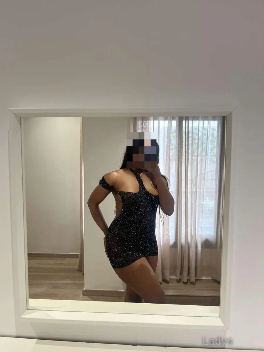 Sonia, 23 years beautiful nude Marrakech escorts girl, height 167 sm, Weight 69 kg