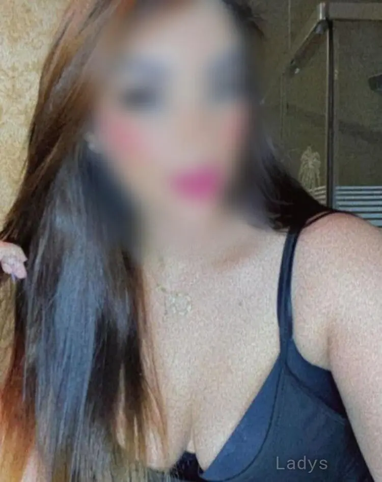 SOUKAINA, 21 years beautiful nude Marrakech escorts girl, height 165 sm, Weight 65 kg