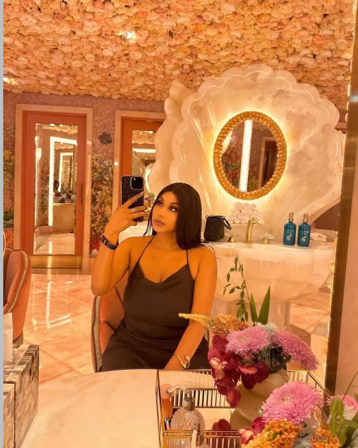 Nina, 23 years old Mauritius escort girl with big tits, height sm, Weight kg