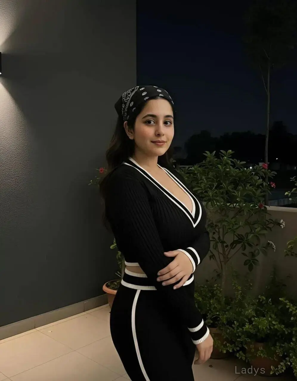 Nisha, 22 years beautiful nude Mauritius escorts girl, height 160 sm, Weight  kg