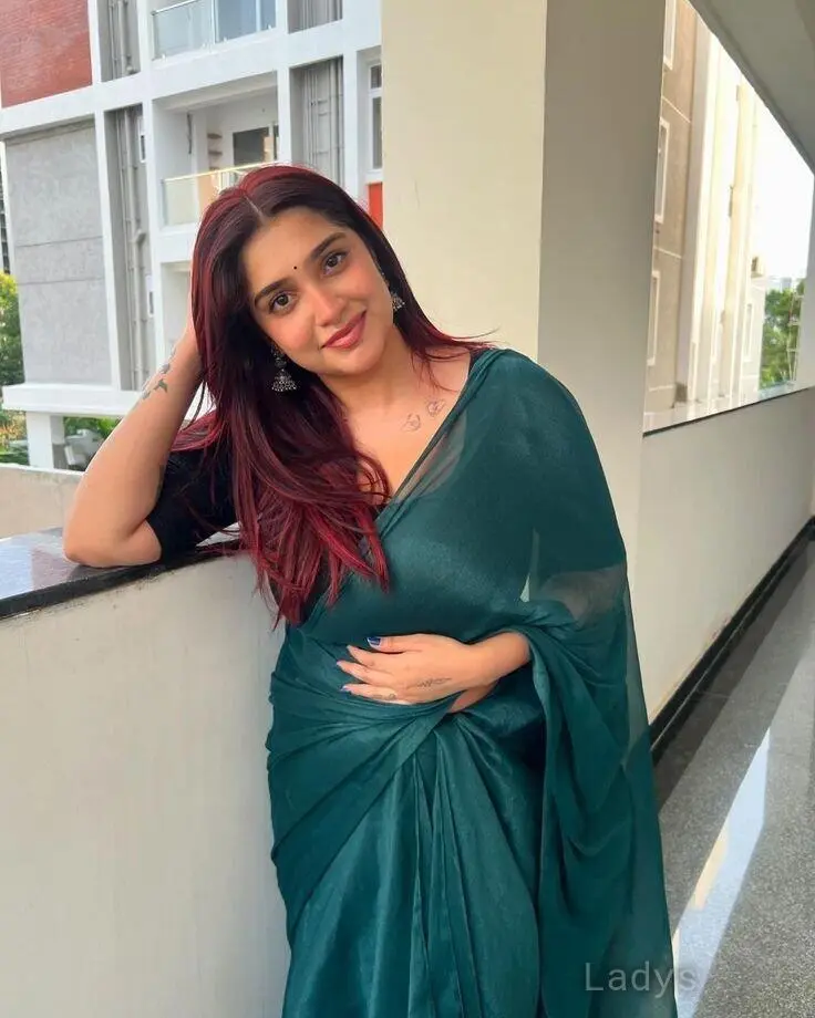 Sarika, 22 years beautiful nude Mauritius escorts girl, height 164 sm, Weight kg