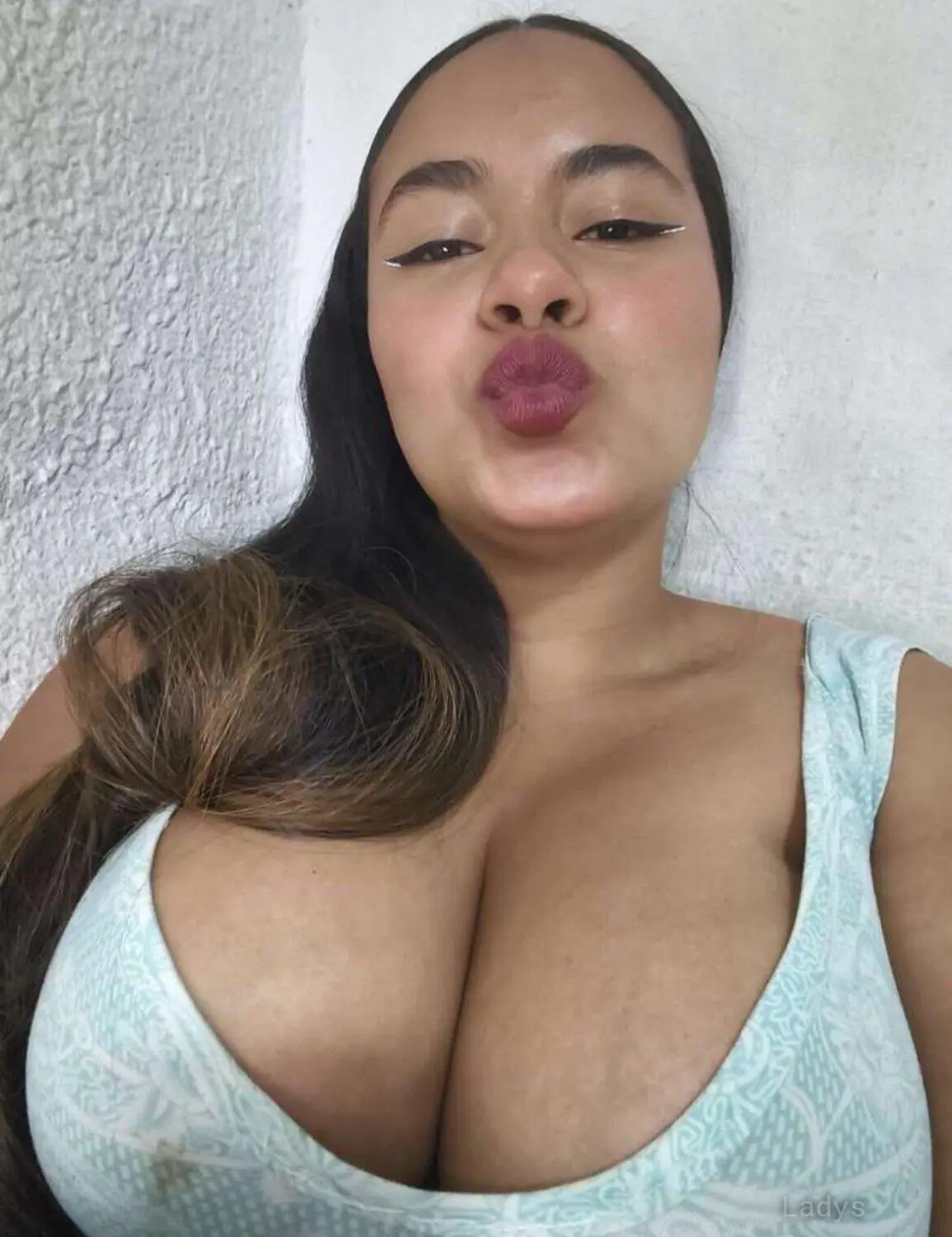 Linda, 25 years old Mecca escort girl with big tits, height 164 sm, Weight  kg
