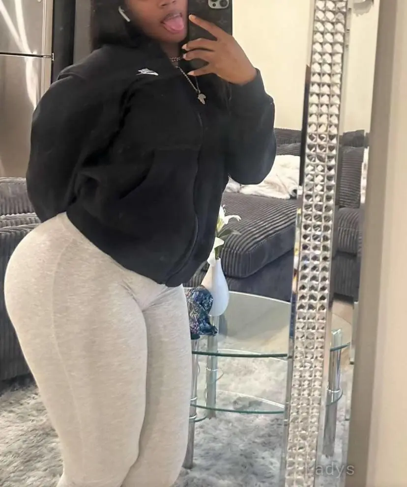 Sara,  years old Mecca escort girl with big tits, height  sm, Weight  kg