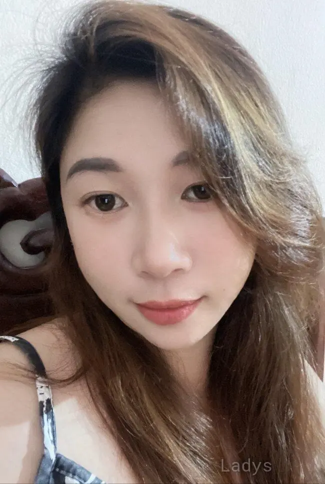 Mally, 27 years beautiful nude Mecca escorts girl, height 164 sm, Weight kg
