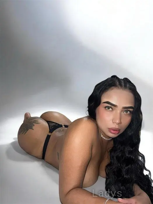 Valeria, 26 years beautiful nude Medellin escorts girl, height 161 sm, Weight 61 kg