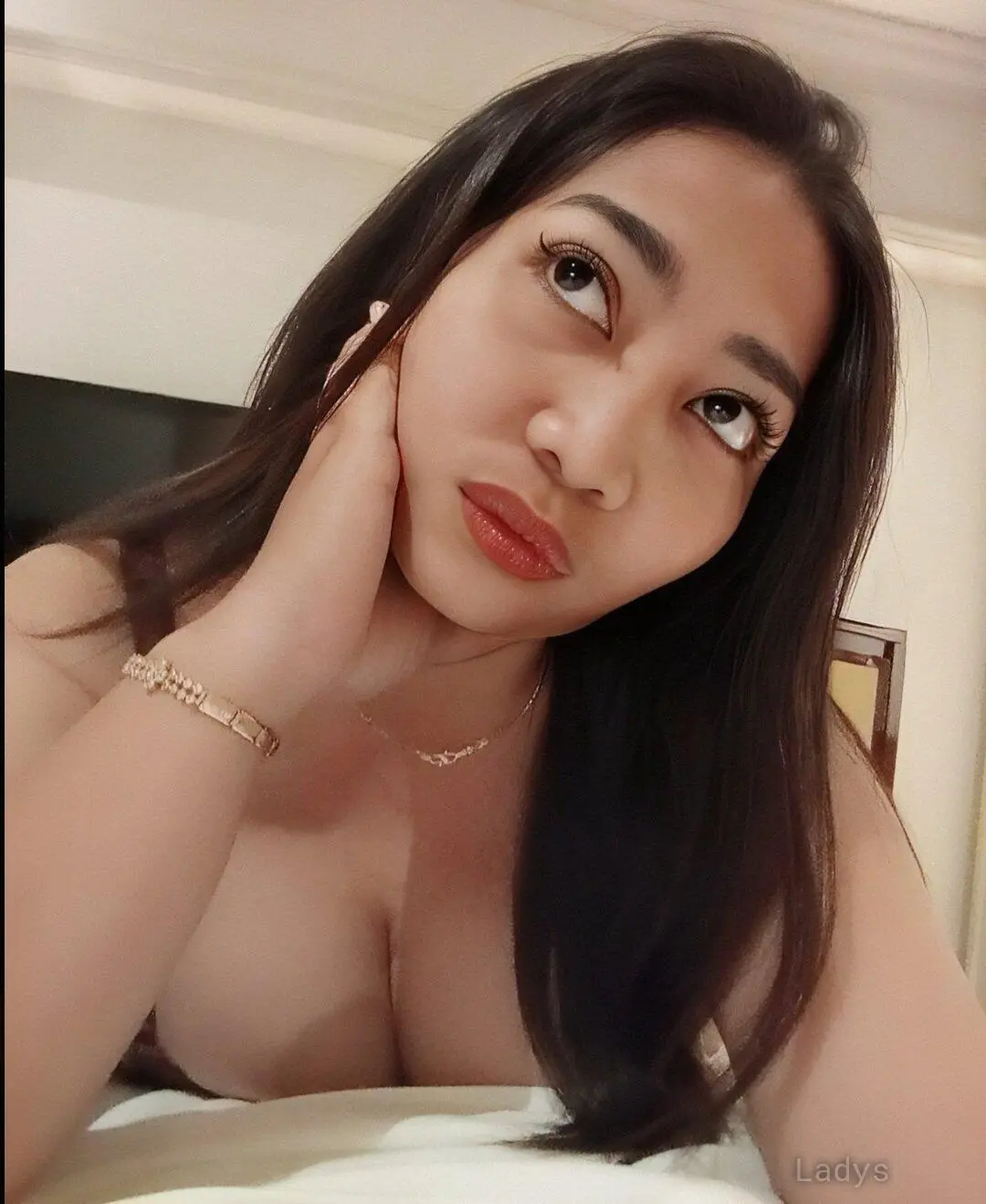 Shanel, 25 years old Medina escort girl with big tits, height 145 sm, Weight kg