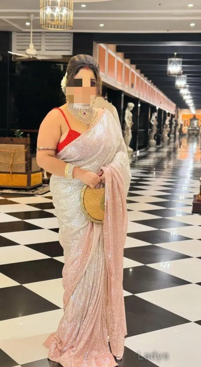 Bhabhi, 29 years old Meerut escort girl with big tits, height 158 sm, Weight kg