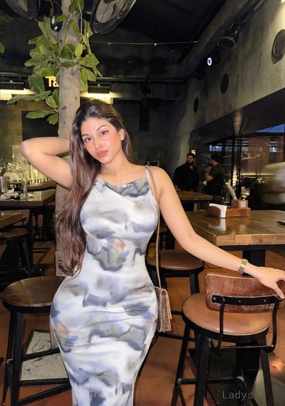 Hennessy, 22 years old Melbourne escort girl with big tits, height 183 sm, Weight  kg