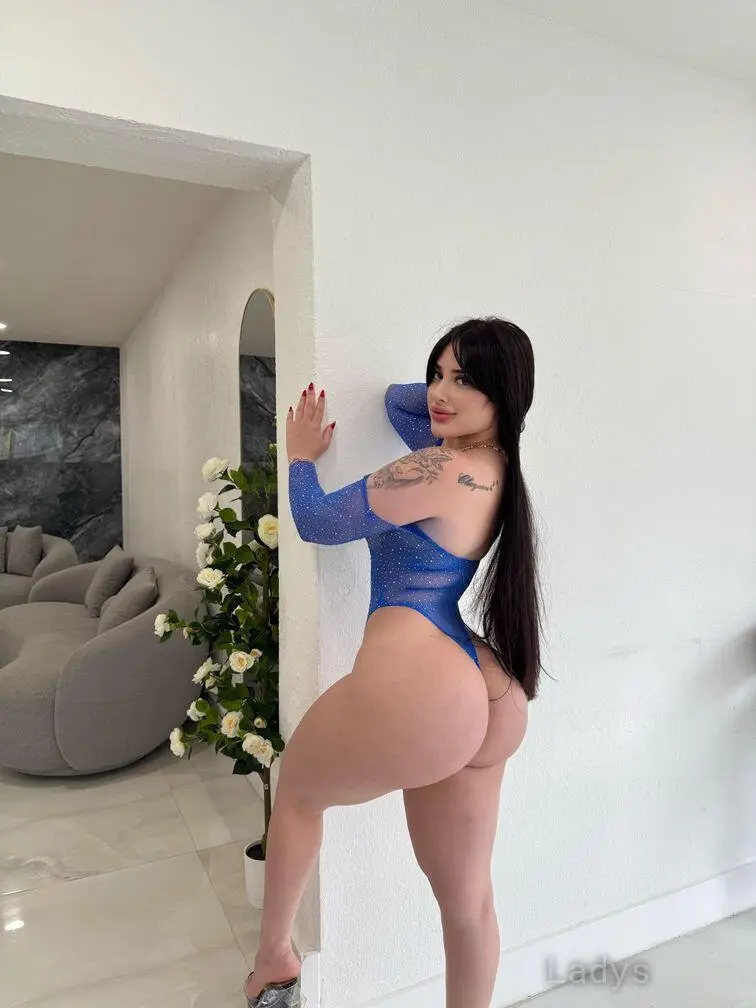 Abi, 21 years beautiful nude Miami escorts girl, height 160 sm, Weight 55 kg