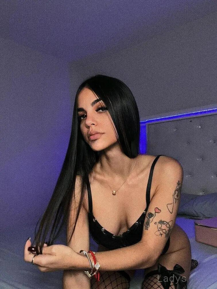 Angelica, 23 years beautiful nude Miami escorts girl, height 160 sm, Weight 52 kg