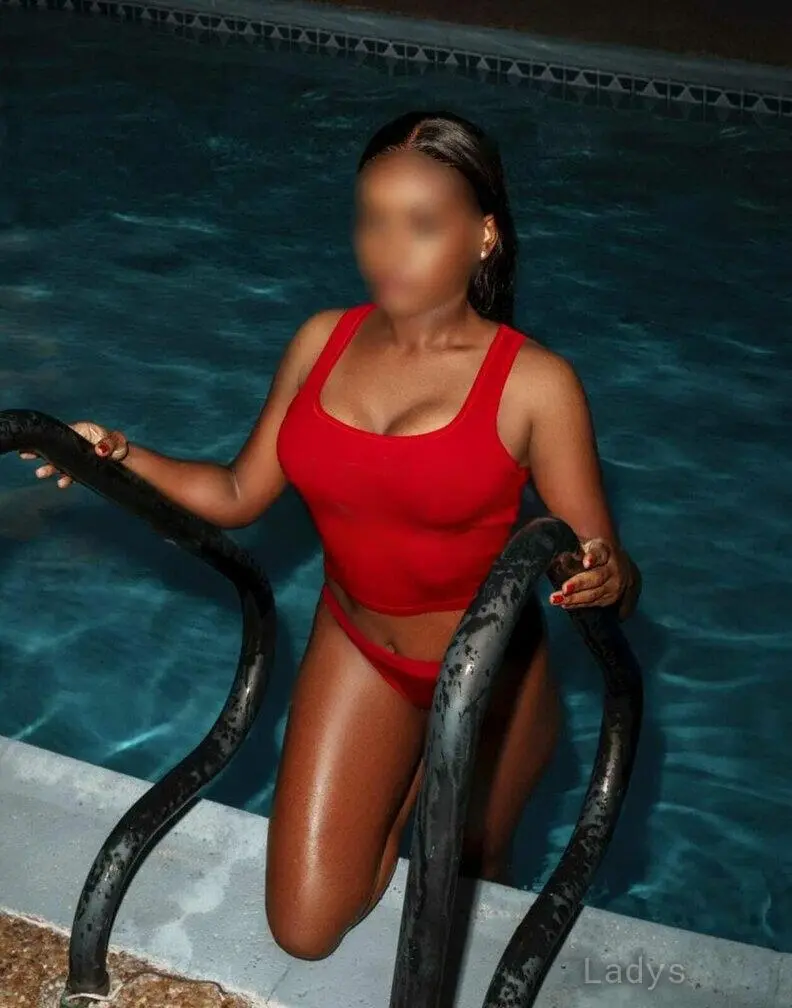 ASHLEY DELMONT, 25 years beautiful nude Miami escorts girl, height 158 sm, Weight 57 kg