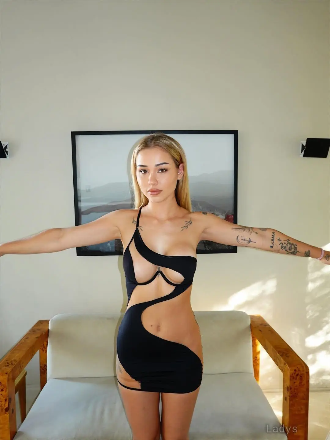 Babybellllzzzz, 26 years beautiful nude Miami escorts girl, height 160 sm, Weight 55 kg