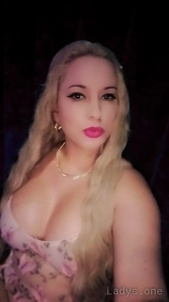 BELLA, 25 years beautiful nude Miami escorts girl, height 165 sm, Weight 57 kg