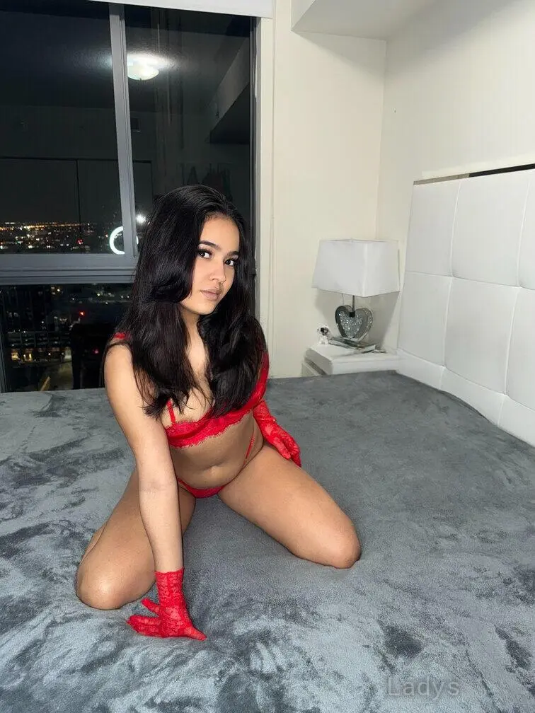 China, 23 years beautiful nude Miami escorts girl, height 155 sm, Weight 50 kg