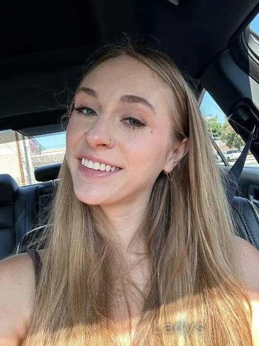 Ella, 26 years beautiful nude Miami escorts girl, height 121 sm, Weight 36 kg