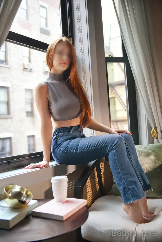 Kinsey Valentine, 28 years beautiful nude Miami escorts girl, height 168 sm, Weight 61 kg