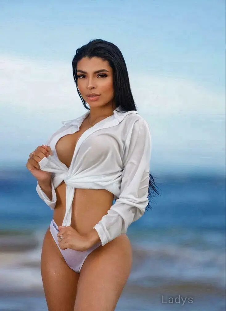 Leidy Bram, 23 years beautiful nude Miami escorts girl, height 160 sm, Weight 55 kg
