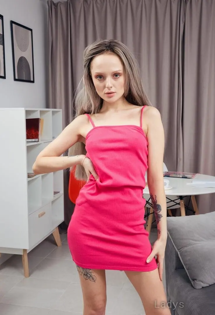 Lilith Liber, 26 years beautiful nude Miami escorts girl, height 162 sm, Weight 52 kg