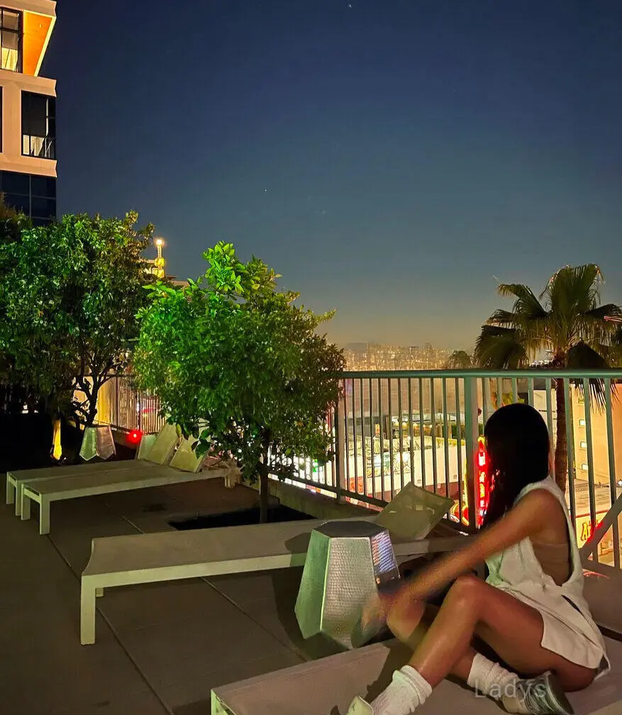 Looking Forward, 26 years beautiful nude Miami escorts girl, height 155 sm, Weight 52 kg