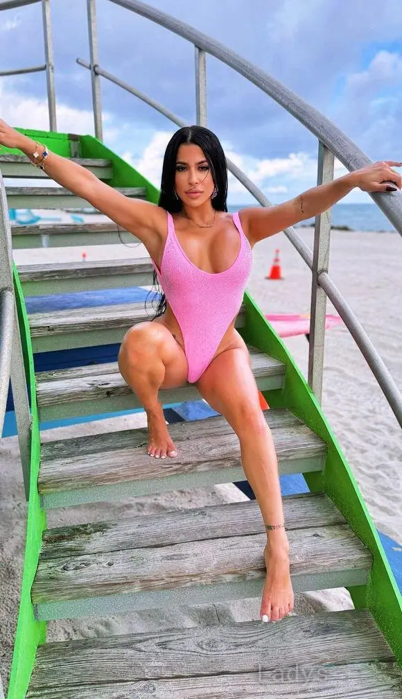 Maya, 27 years beautiful nude Miami escorts girl, height 160 sm, Weight 57 kg