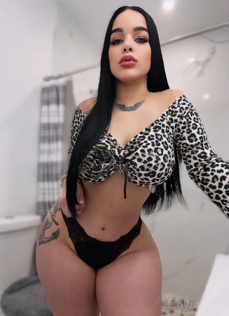 Mily, 23 years beautiful nude Miami escorts girl, height 165 sm, Weight 70 kg