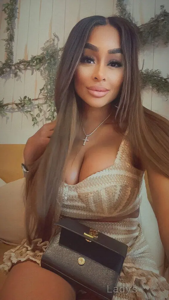 Nalani, 31 years beautiful nude Miami escorts girl, height 171 sm, Weight 64 kg