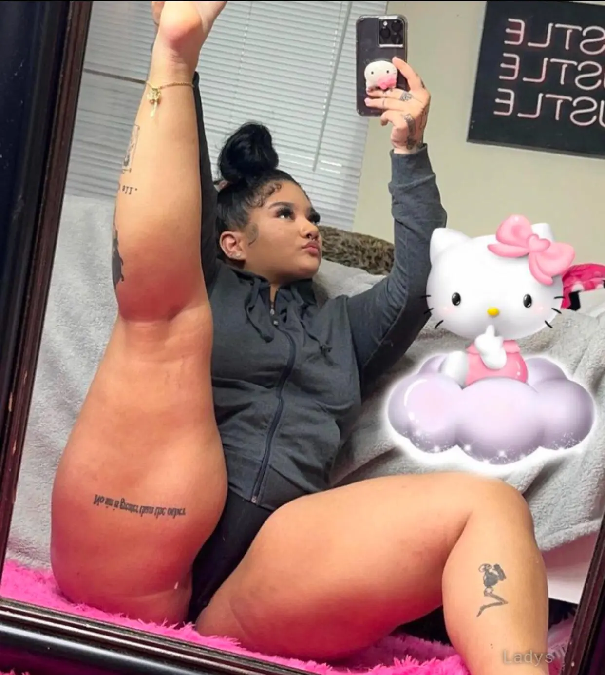 Queen, 26 years beautiful nude Miami escorts girl, height 157 sm, Weight 59 kg