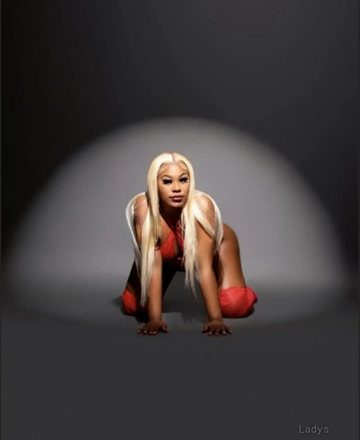 ROYAL TEE, 18 years beautiful nude Miami escorts girl, height 167 sm, Weight 60 kg