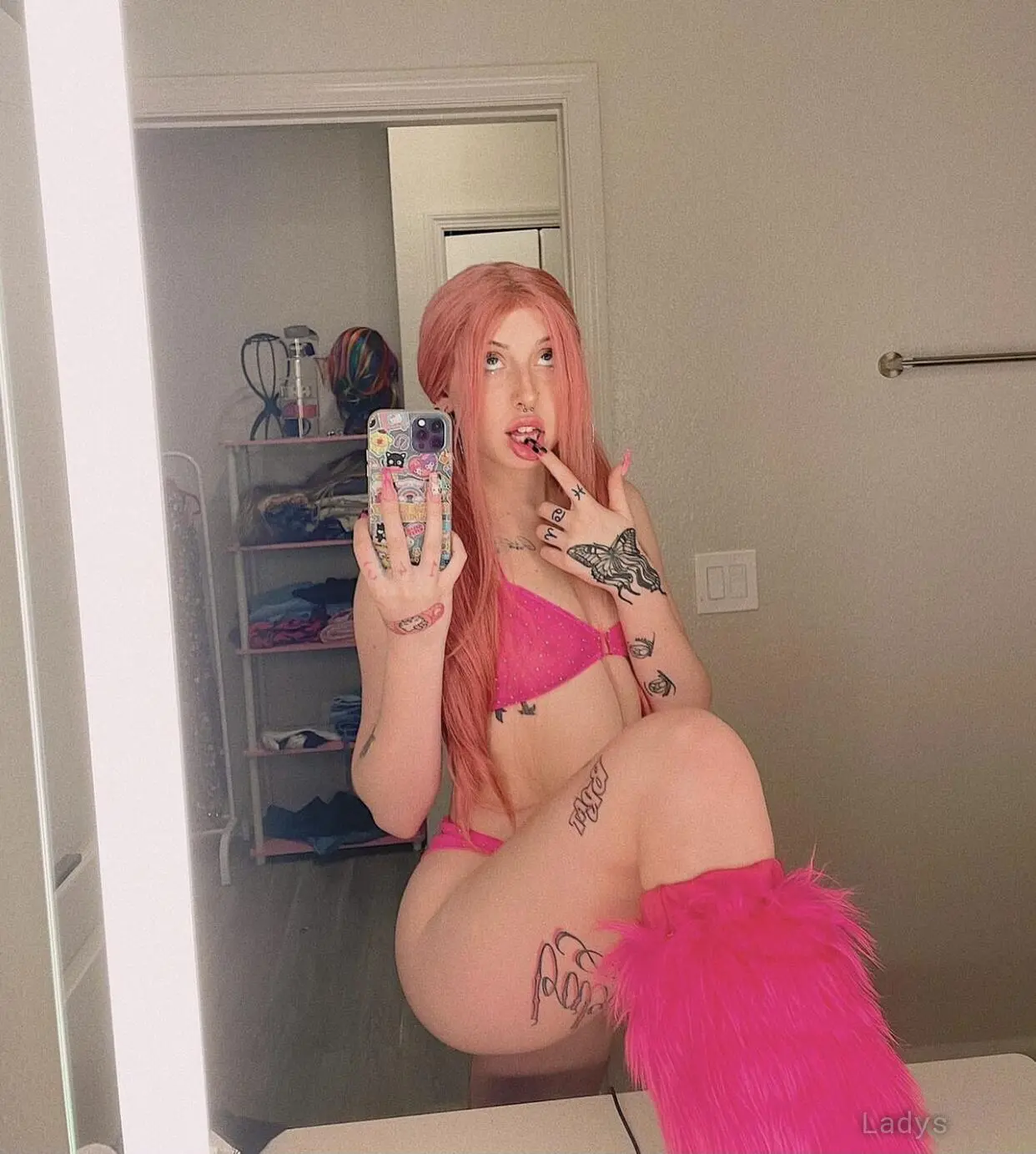 Leah, 23 years sexy hot local Miami excorts girl, height 166 sm, Weight 50 kg