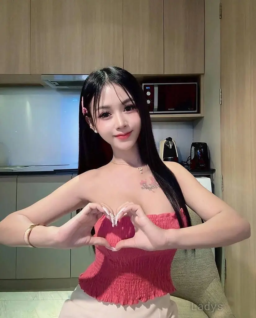 Penny, 19 years beautiful nude Mid Valley escorts girl, height 163 sm, Weight 46 kg