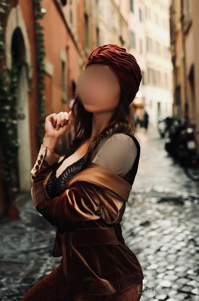 Alexsandra, 25 years beautiful nude Milan escorts girl, height 165 sm, Weight 55 kg