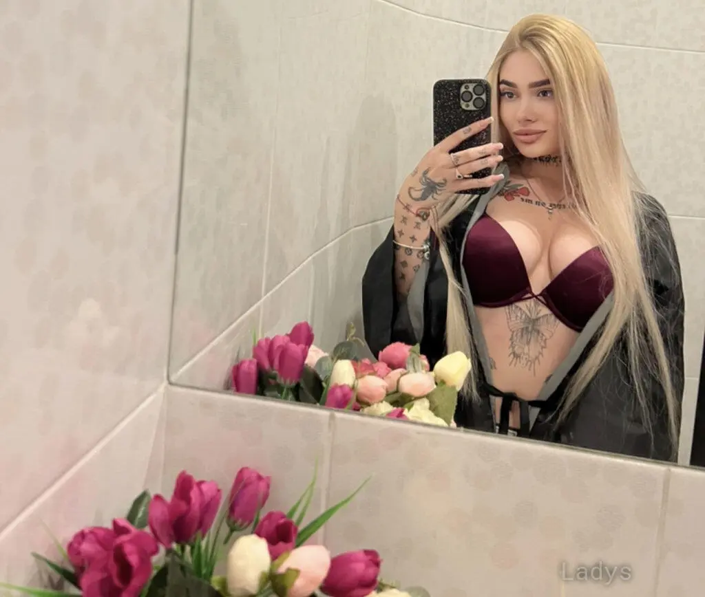 Angelina, 21 years beautiful nude Milan escorts girl, height 163 sm, Weight 45 kg