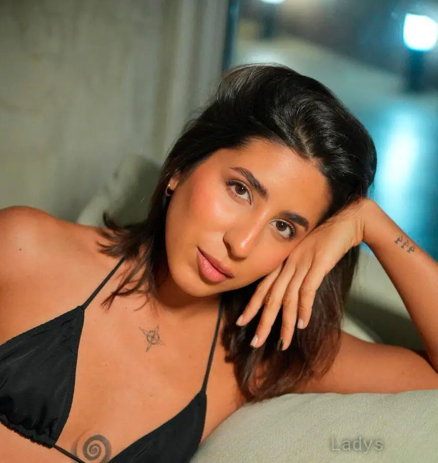 Cherine, 25 years beautiful nude Milan escorts girl, height 175 sm, Weight kg