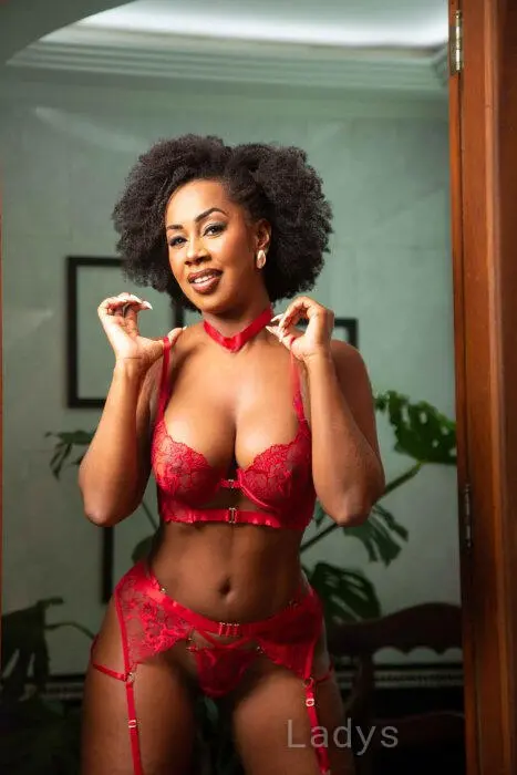 Ivi Coko, 28 years beautiful nude Milan escorts girl, height 165 sm, Weight 58 kg