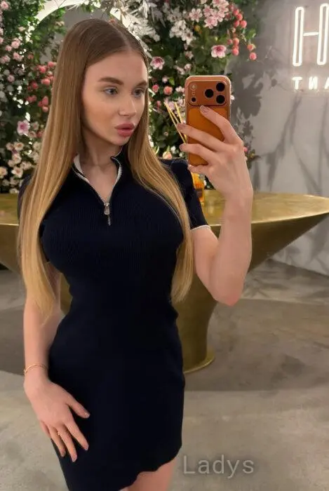 Natalia, 26 years beautiful nude Milan escorts girl, height 166 sm, Weight 47 kg