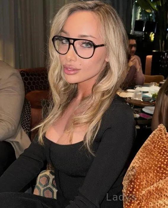 Olga, 26 years beautiful nude Milan escorts girl, height 175 sm, Weight 55 kg