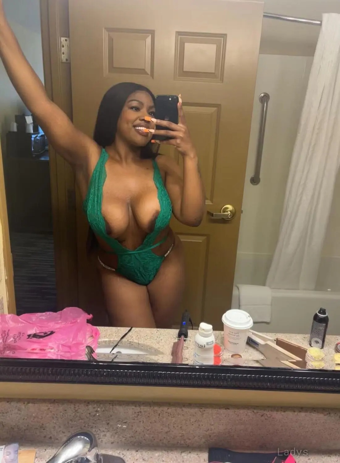 Ashley Chocolate Fantasy, 23 years beautiful nude Minneapolis escorts girl, height 163 sm, Weight 77 kg